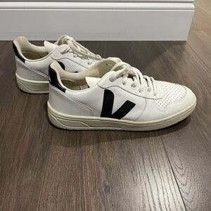 Veja Women’s Cream and Black Sneakers